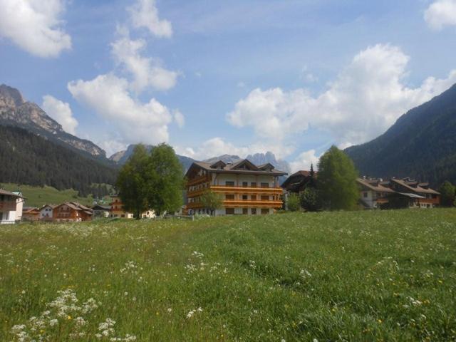 Residence Dolomia Pozza di Fassa Exteriör bild
